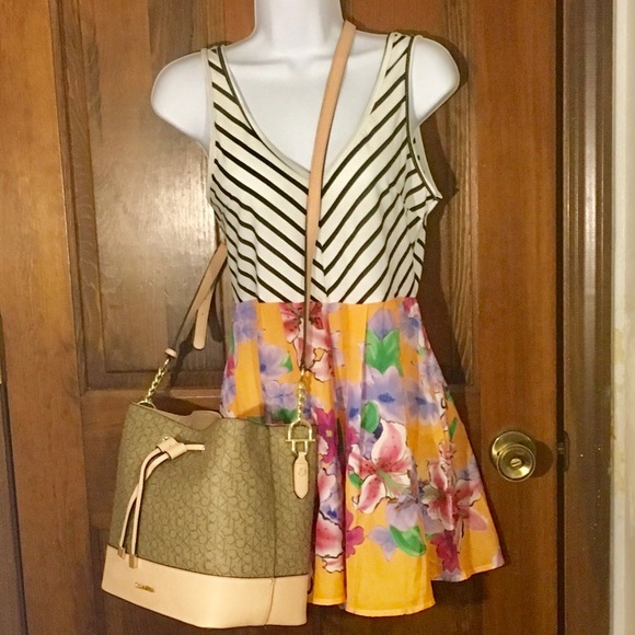 ❤️SOLD❤️CALVIN KLEIN DRAWSTRING CONVERTIBLE BAG - Picture 8 of 8